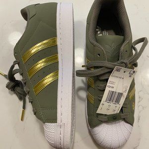 NEW Women's adidas Superstar Shoes Green/Gold